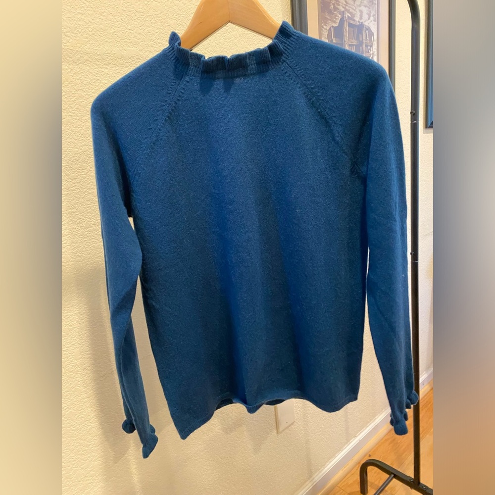 Garnet Hill Deep Blue Cashmere Sweater// Size Small